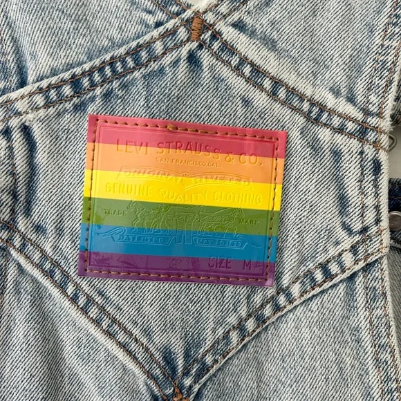Rare Levi’s Pride Liberation Denim Short Overalls Medium Rainbow Patch - Picture 8 of 15